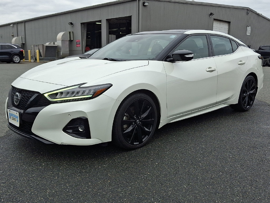 Used 2022 Nissan Maxima SR w/ Sport Mat Group FWD image 3