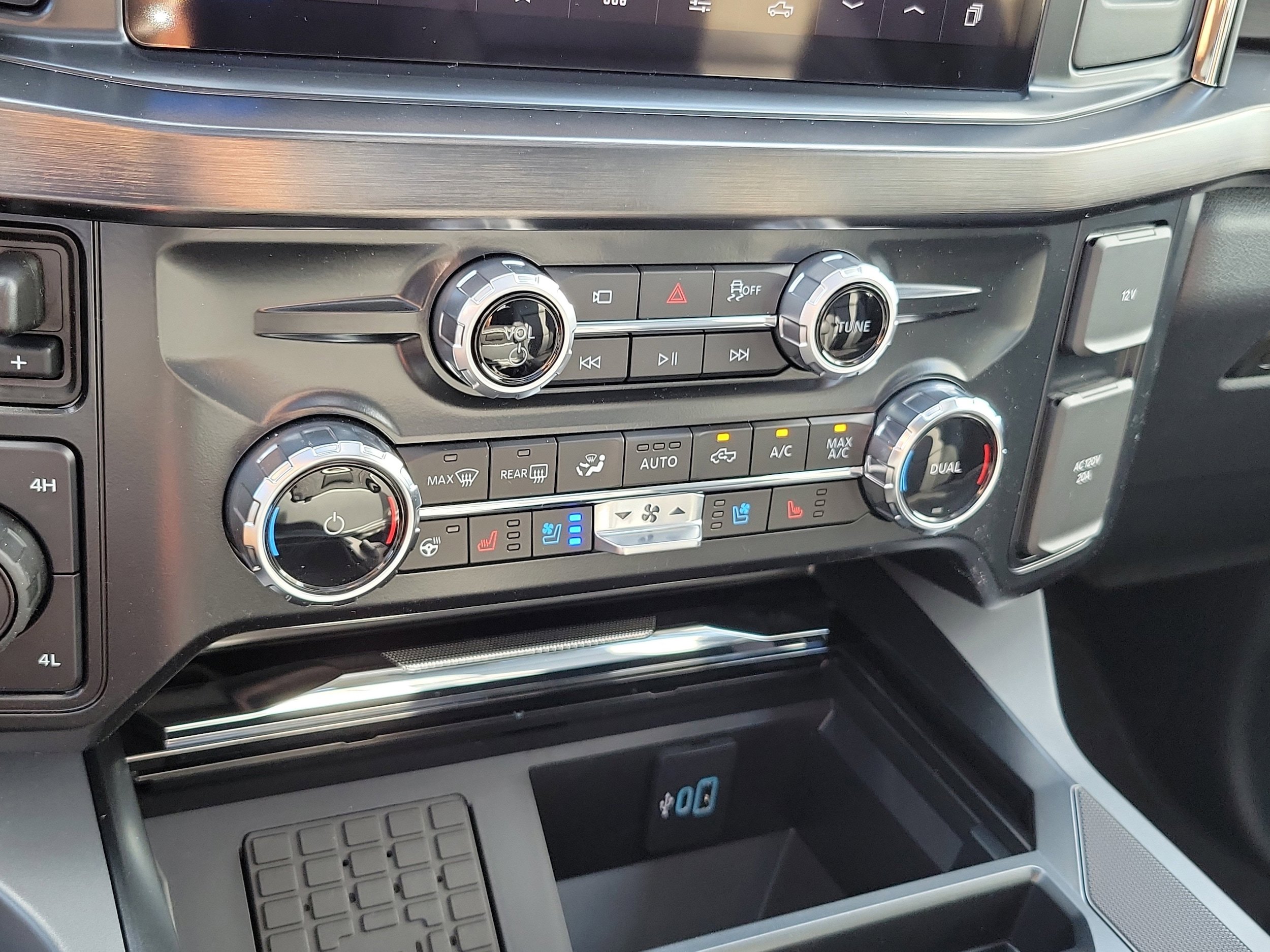 New 2026 Ford F250 Lariat w/ Lariat Ultimate Package image 40