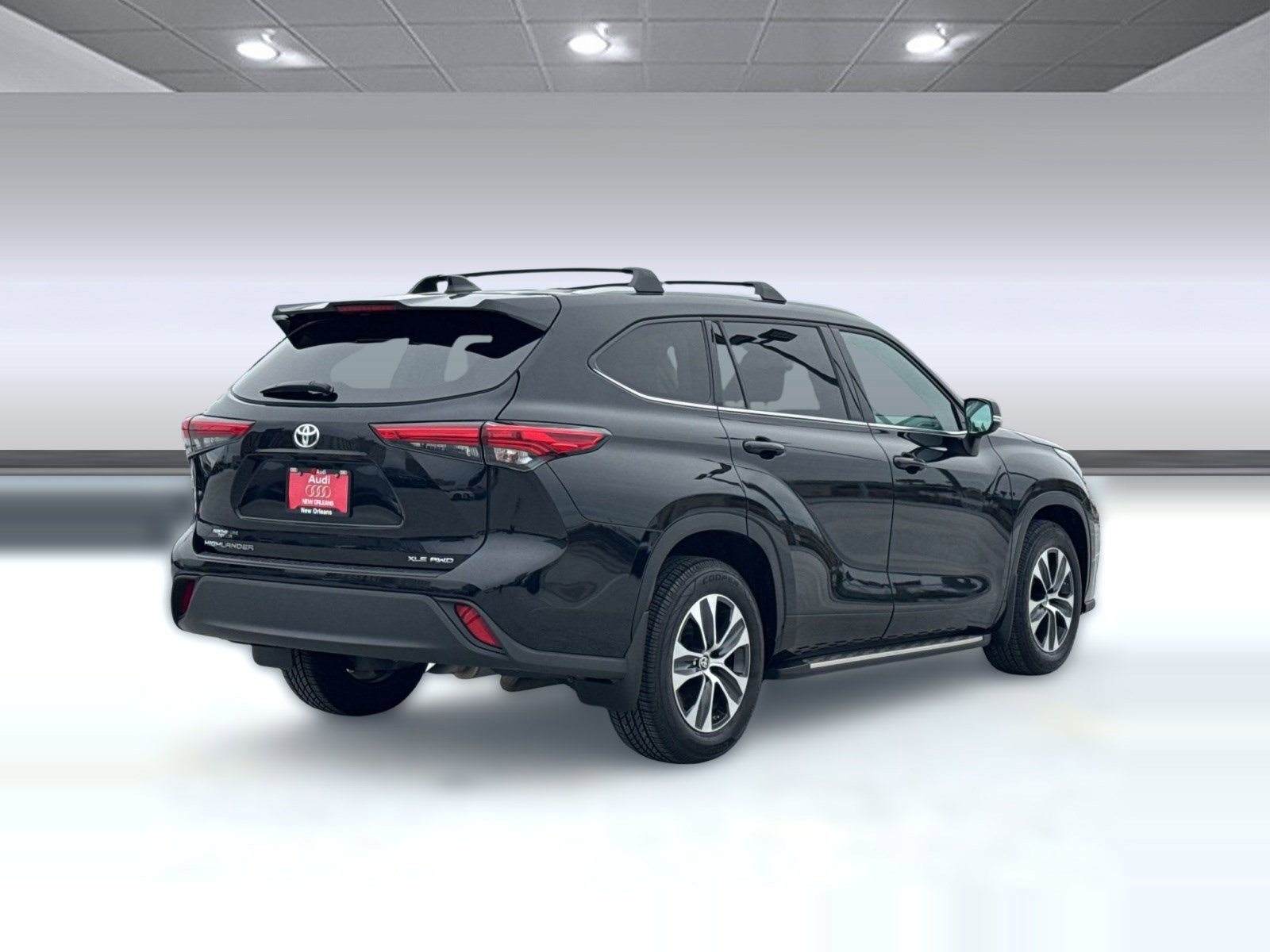 Used 2022 Toyota Highlander XLE image 9