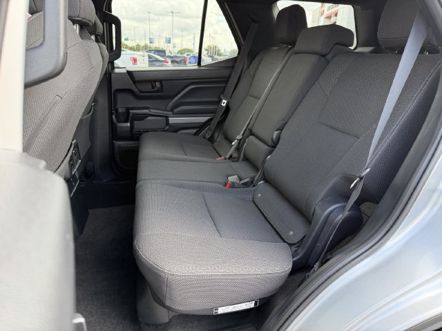 Certified 2025 Toyota 4Runner SR5 AWD/4WD image 25