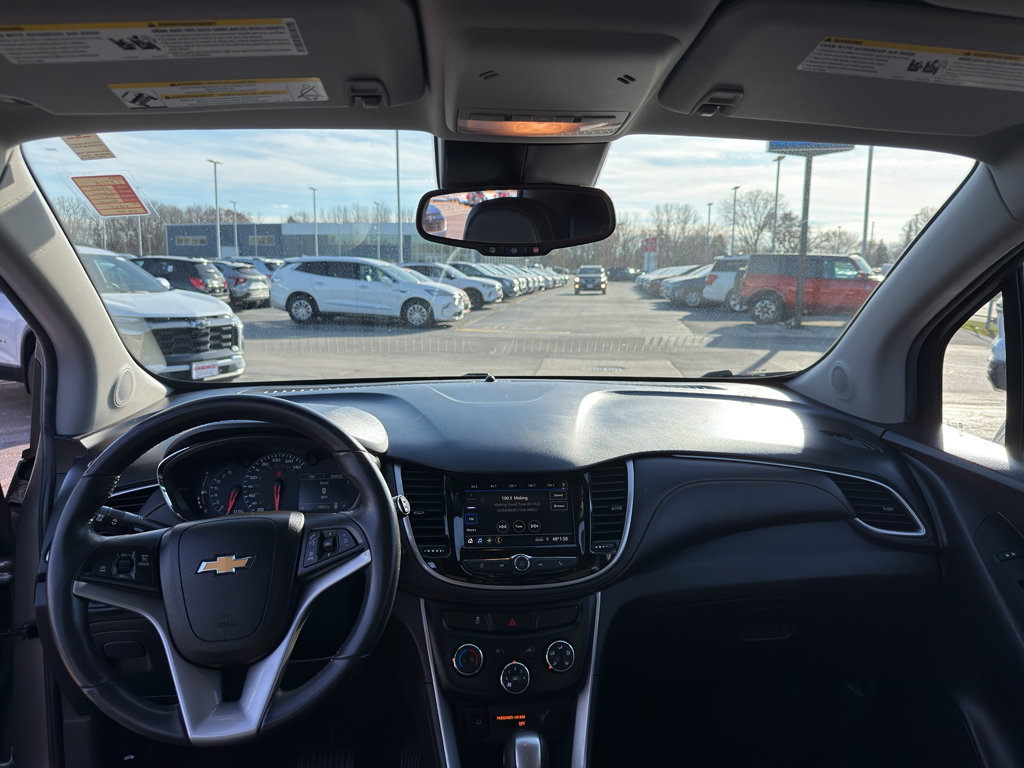 Certified 2022 Chevrolet Trax LT w/ LT Convenience Package image 28