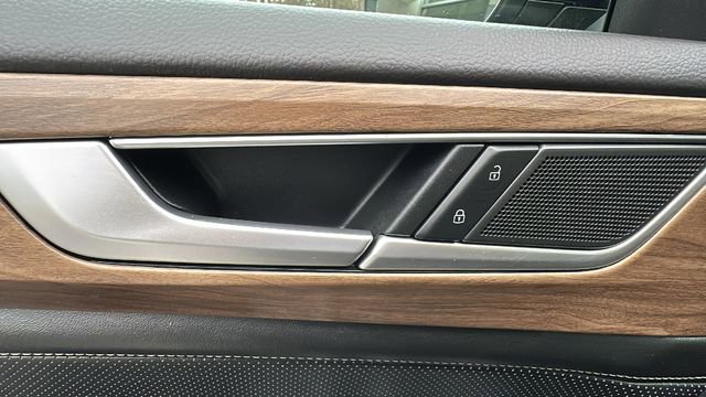 Used 2024 Volkswagen Atlas SE image 26