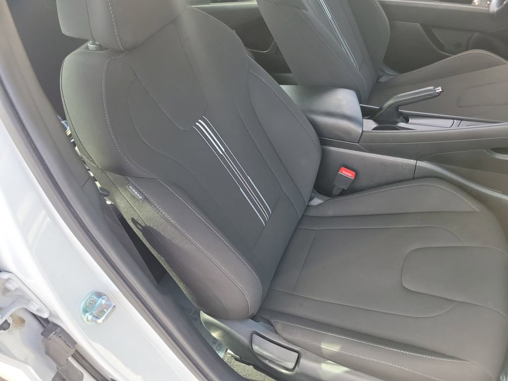 Used 2025 Hyundai Elantra Sport image 19