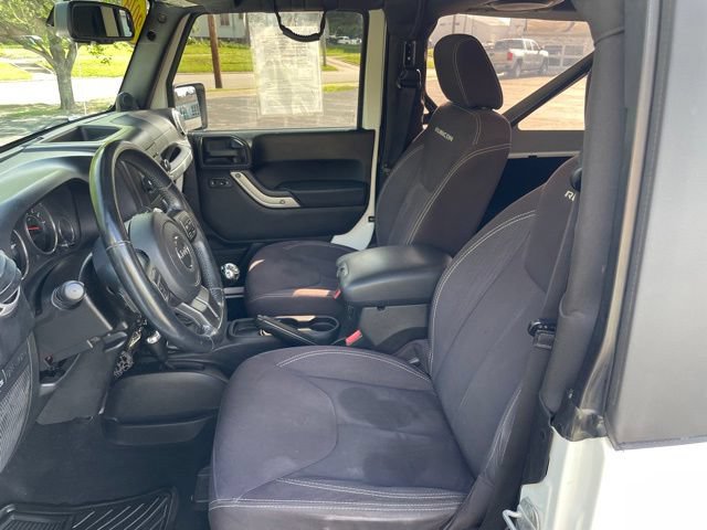 Used 2014 Jeep Wrangler Rubicon w/ Power Convenience Group AWD/4WD image 12