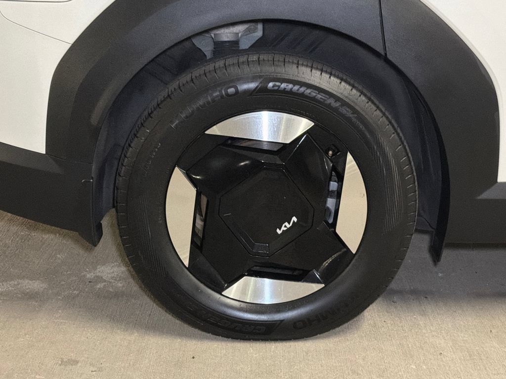 Certified 2024 Kia EV9 Wind AWD/4WD image 12