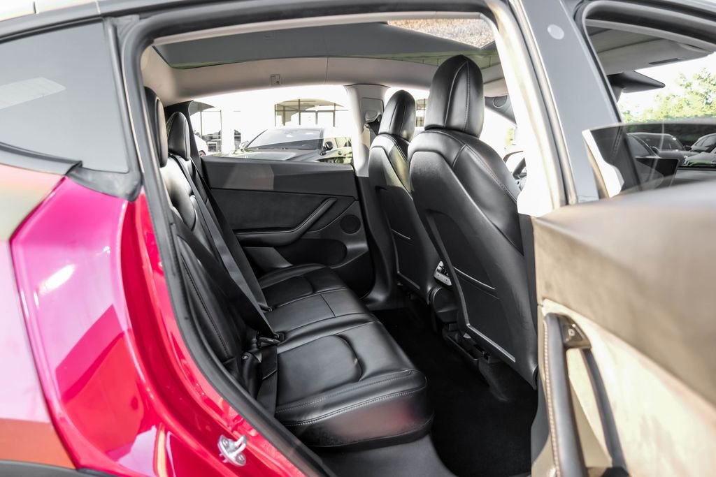 Used 2021 Tesla Model Y 2WD image 40