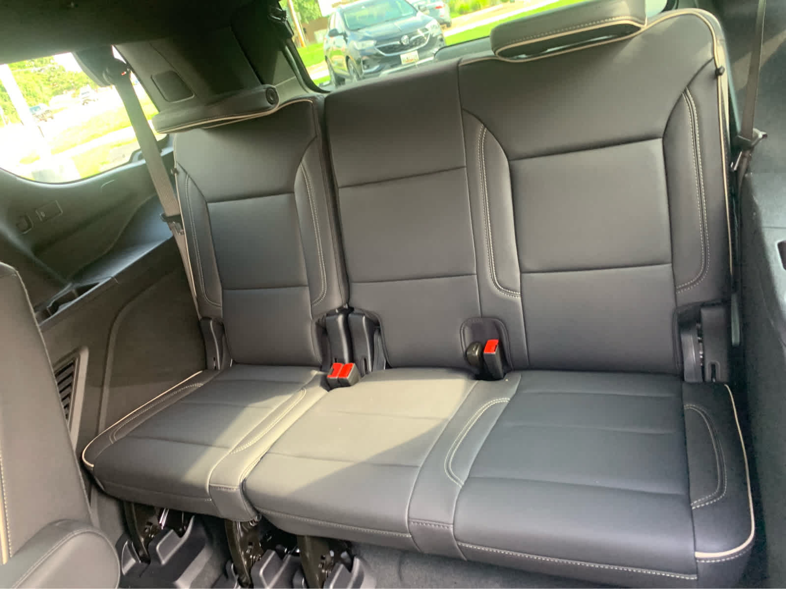 Used 2025 GMC Yukon Elevation AWD/4WD image 25