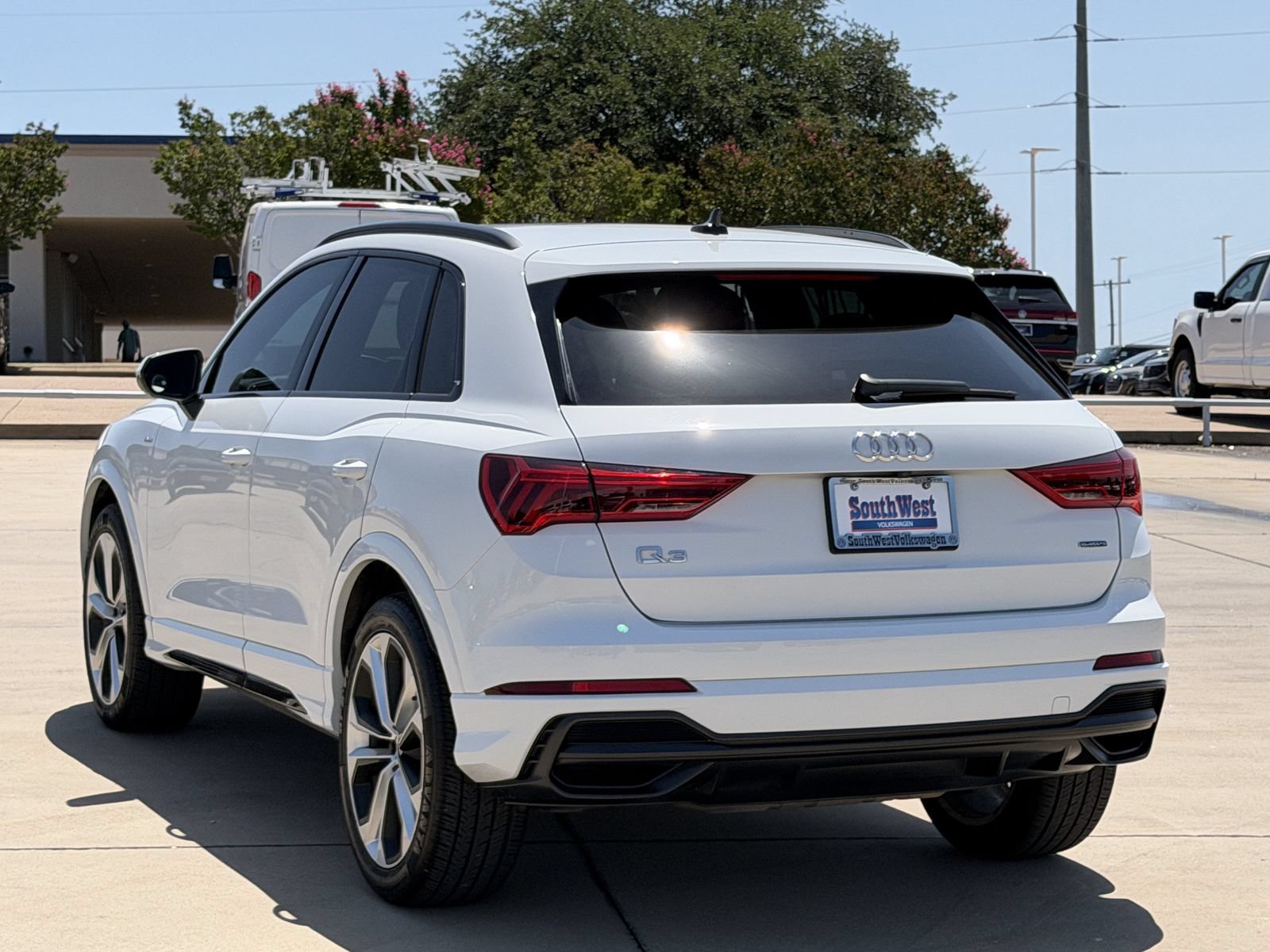 Used 2021 Audi Q3 2.0T Premium w/ 20" Wheel Package AWD/4WD image 6