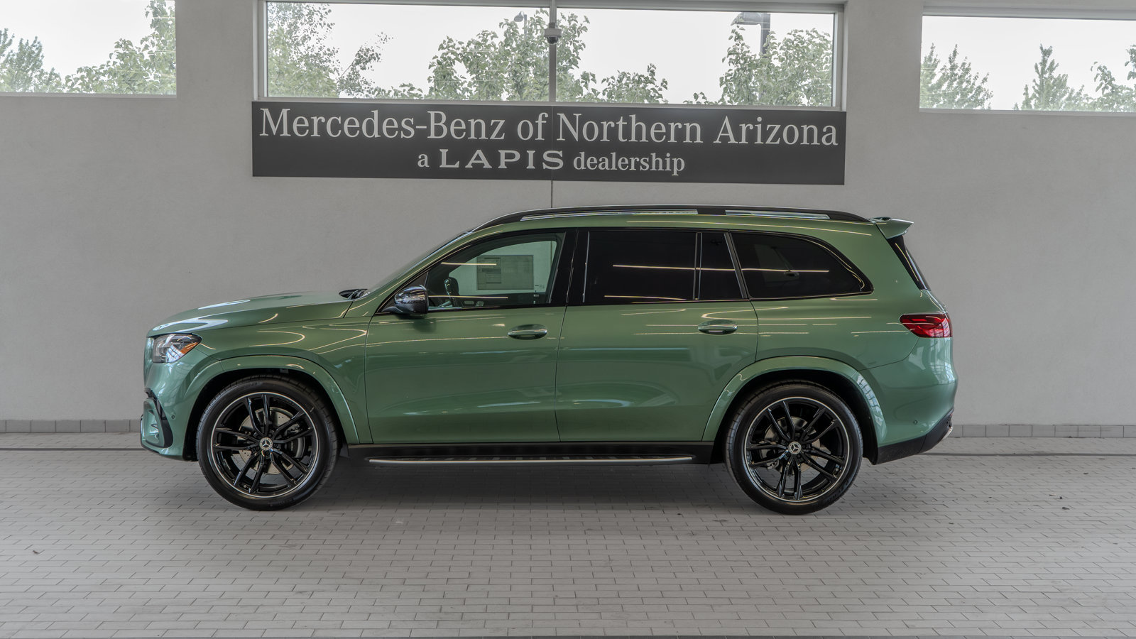 New 2026 Mercedes-Benz GLS 580 4MATIC image 2