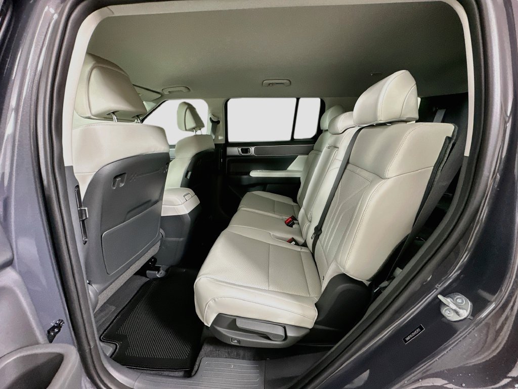 New 2027 Hyundai Santa Fe SEL FWD image 16
