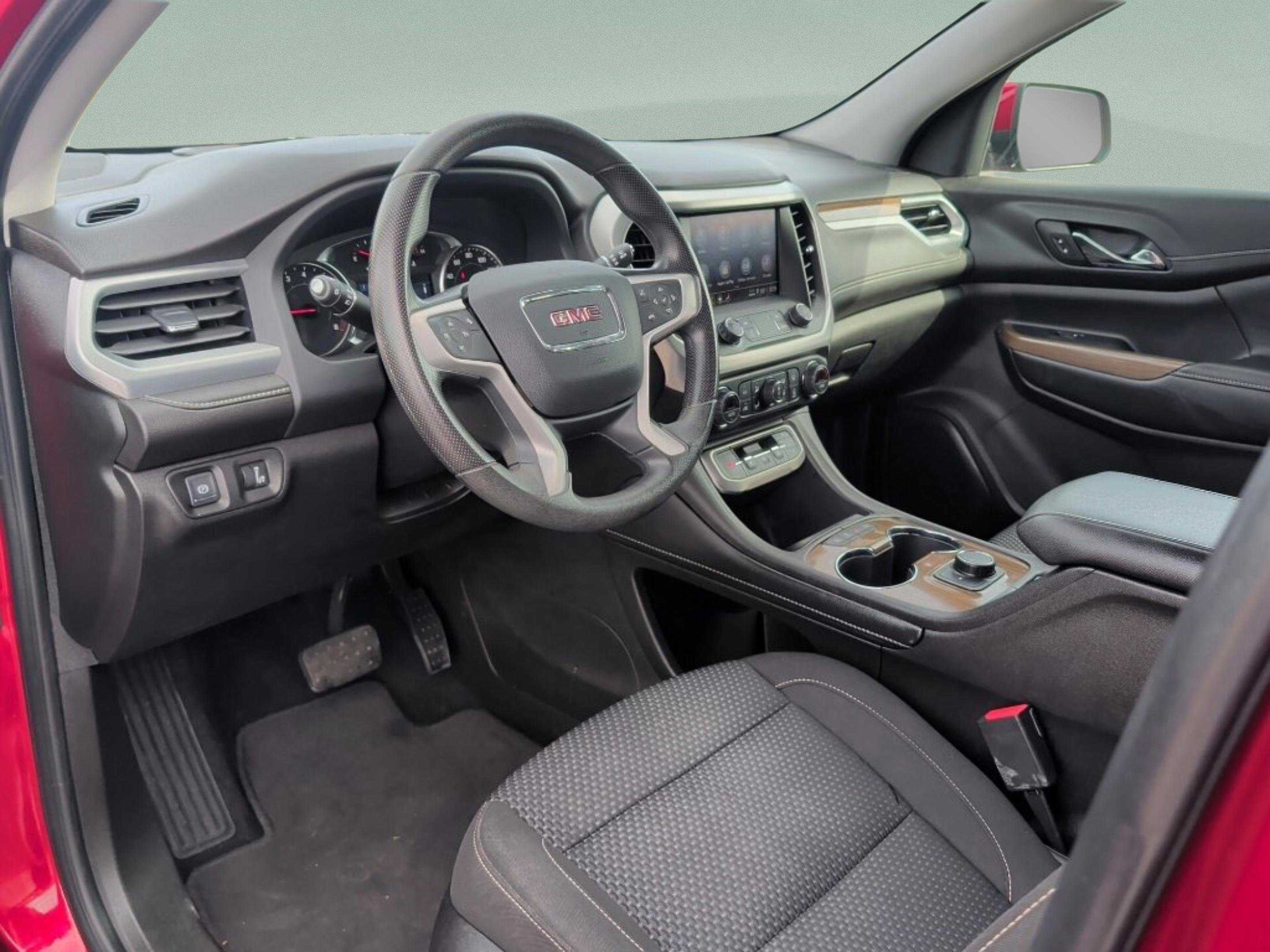 Used 2023 GMC Acadia SLE image 21