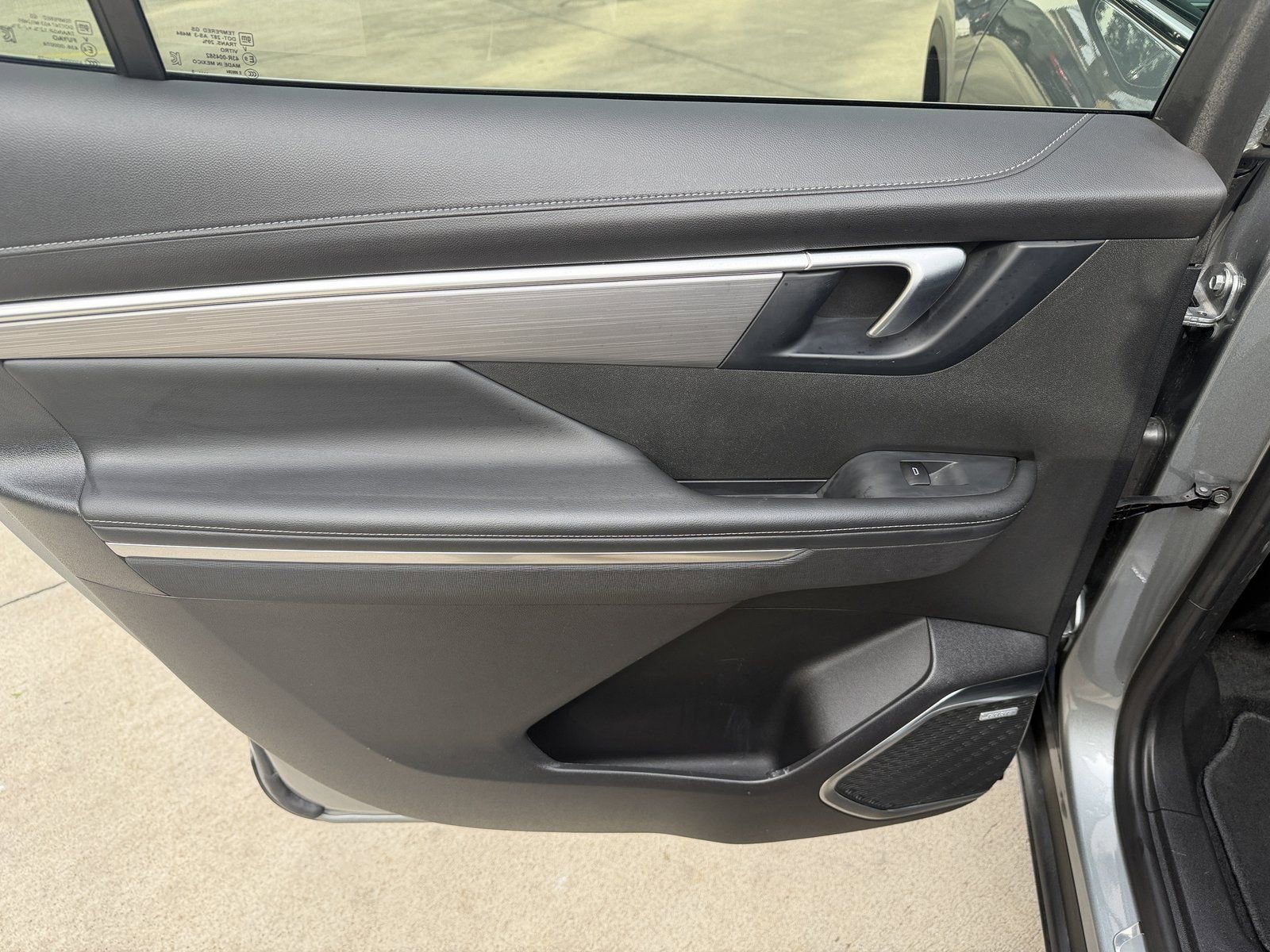 Used 2025 Buick Enclave Preferred image 27