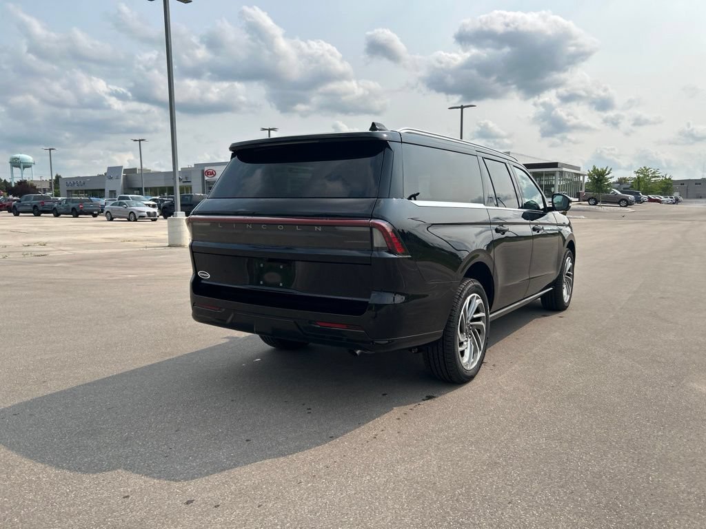 Used 2026 Lincoln Navigator L Reserve AWD/4WD image 6