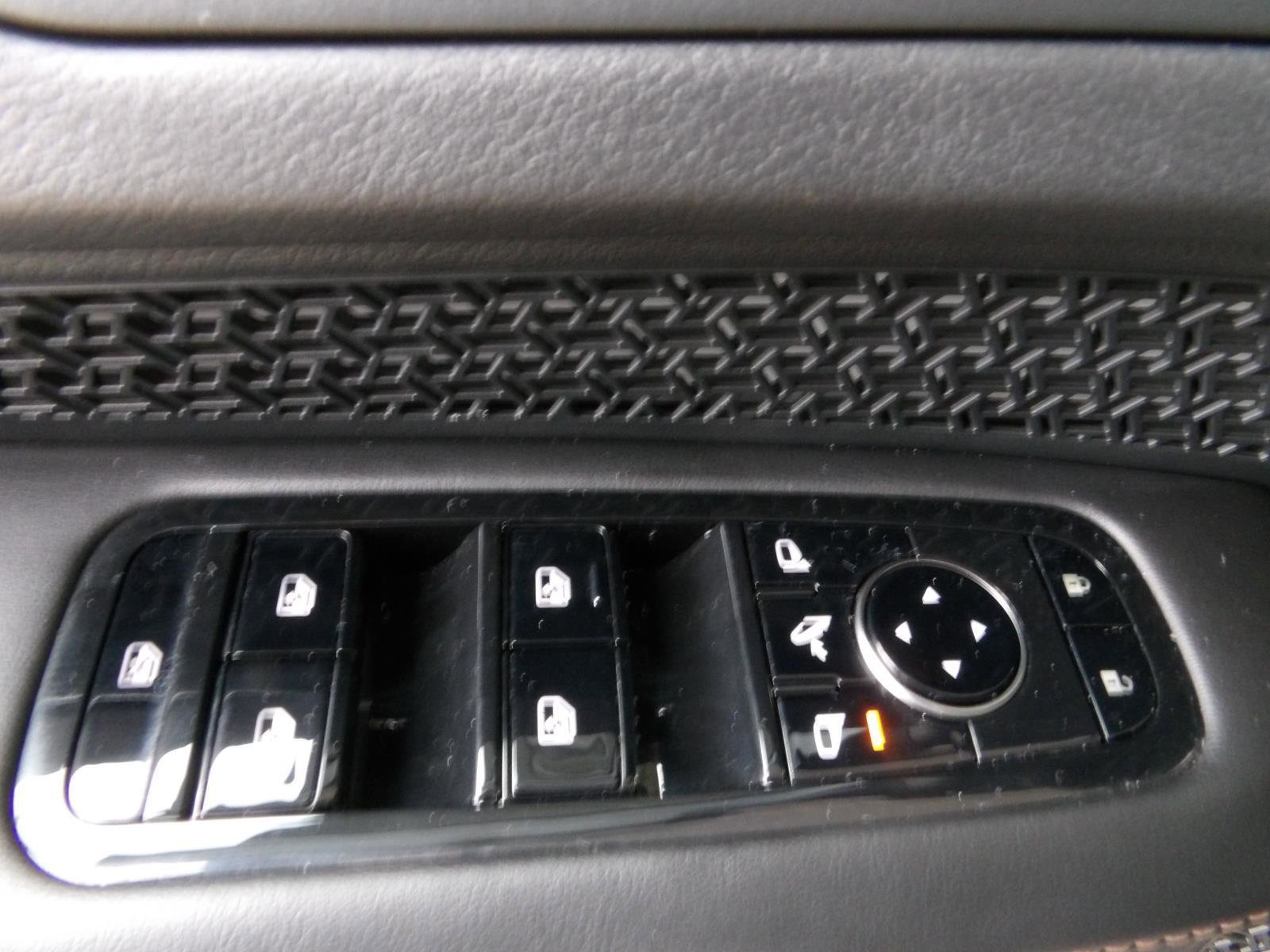 Certified 2023 Nissan Ariya AWD image 21