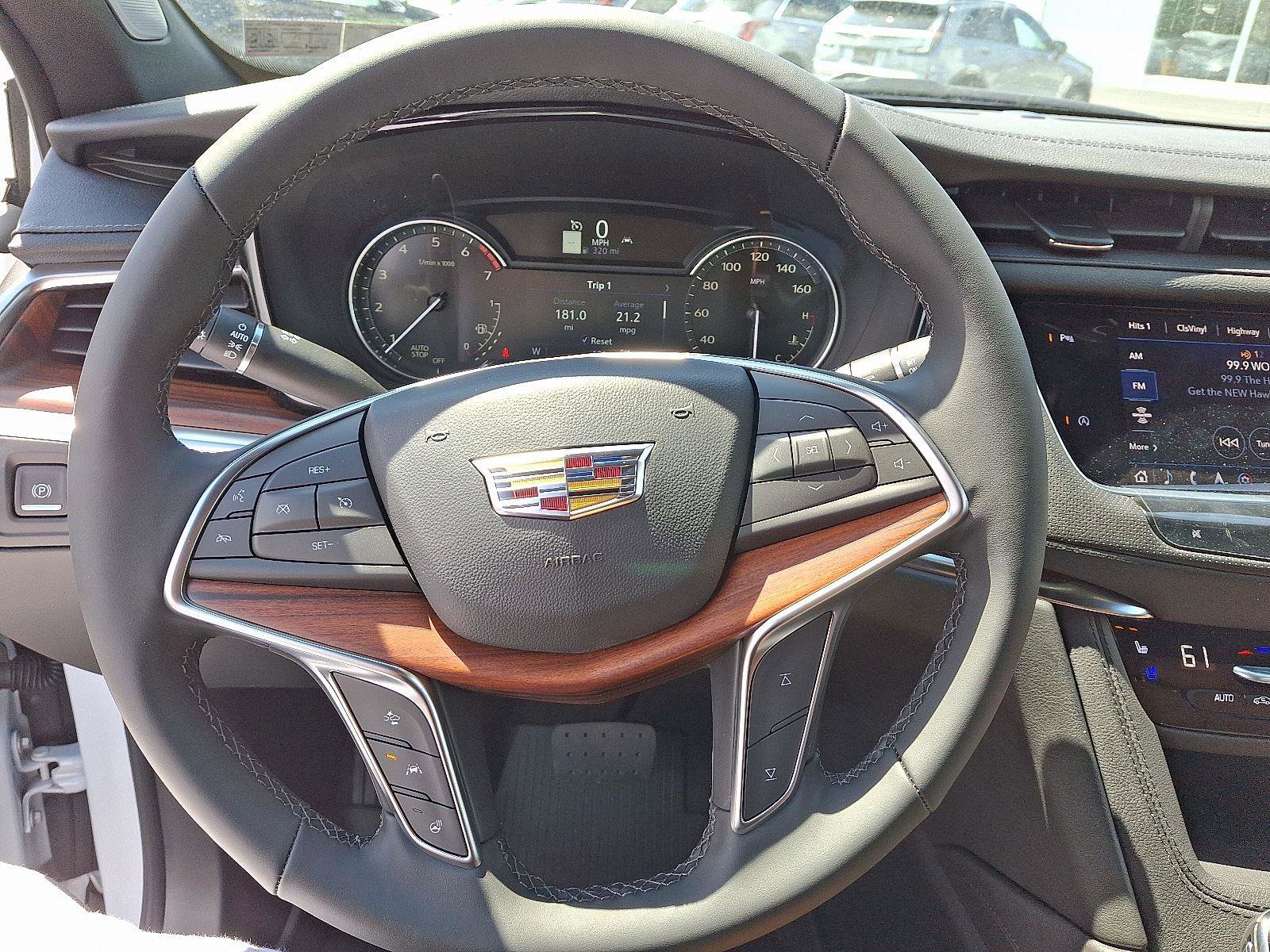New 2025 Cadillac XT5 Premium Luxury w/ LPO, Floor Liner Package AWD/4WD image 10