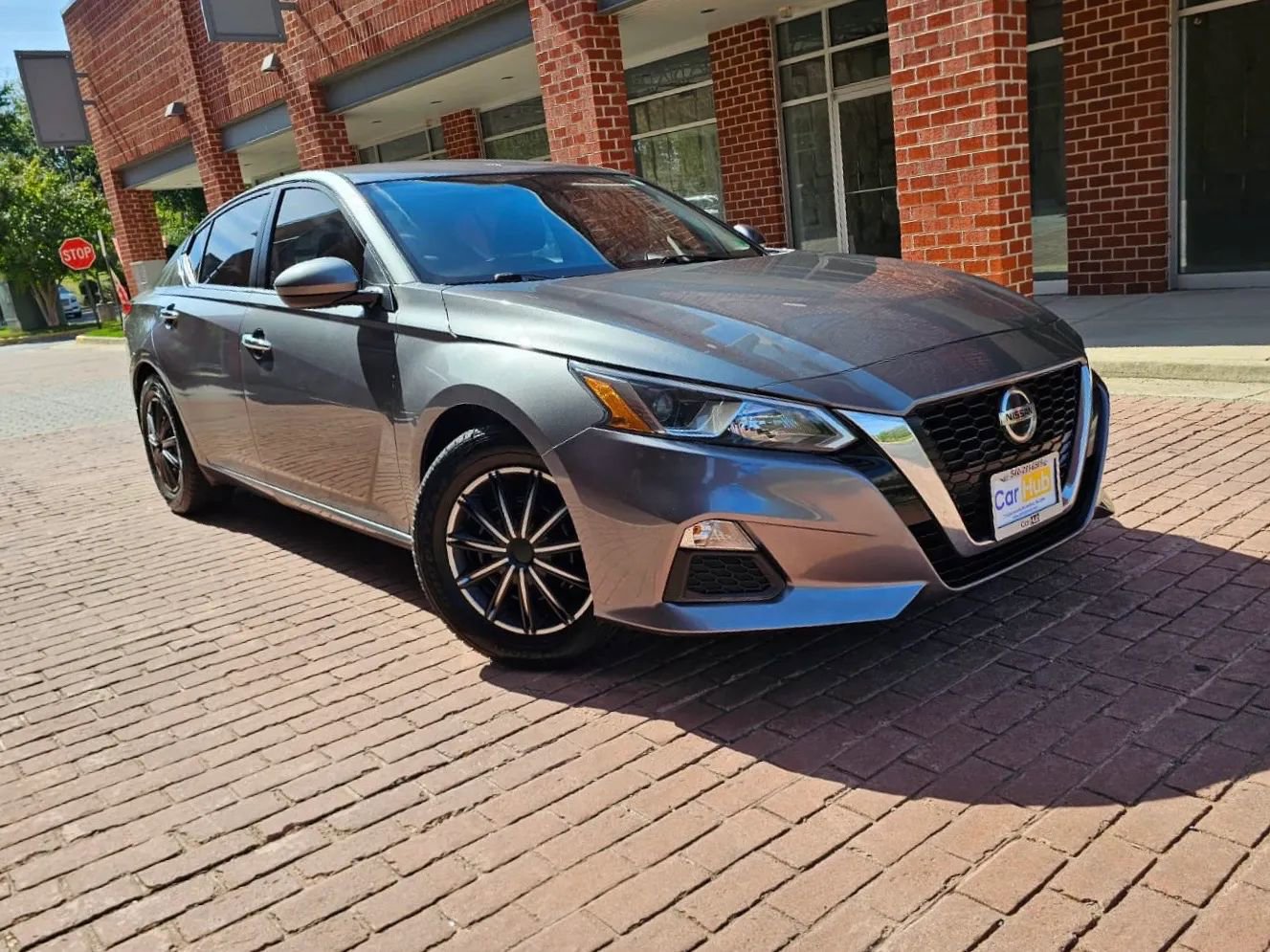 Used 2020 Nissan Altima 2.5 S image 1