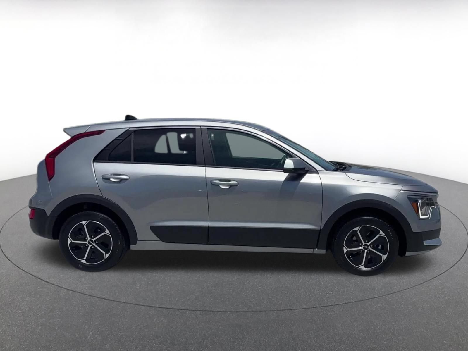 Used 2026 Kia Niro LX FWD image 16