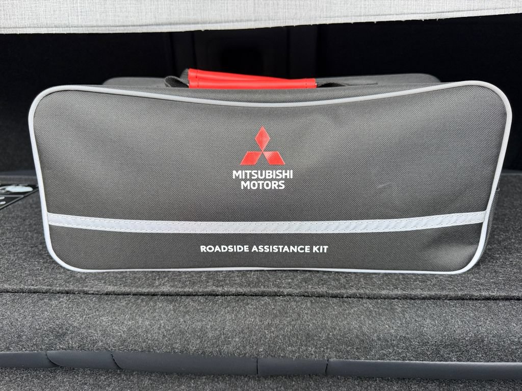 New 2026 Mitsubishi Outlander AWD image 18