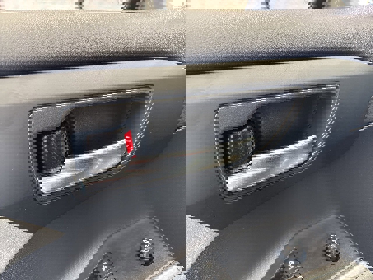 Certified 2024 Toyota Highlander XLE image 37