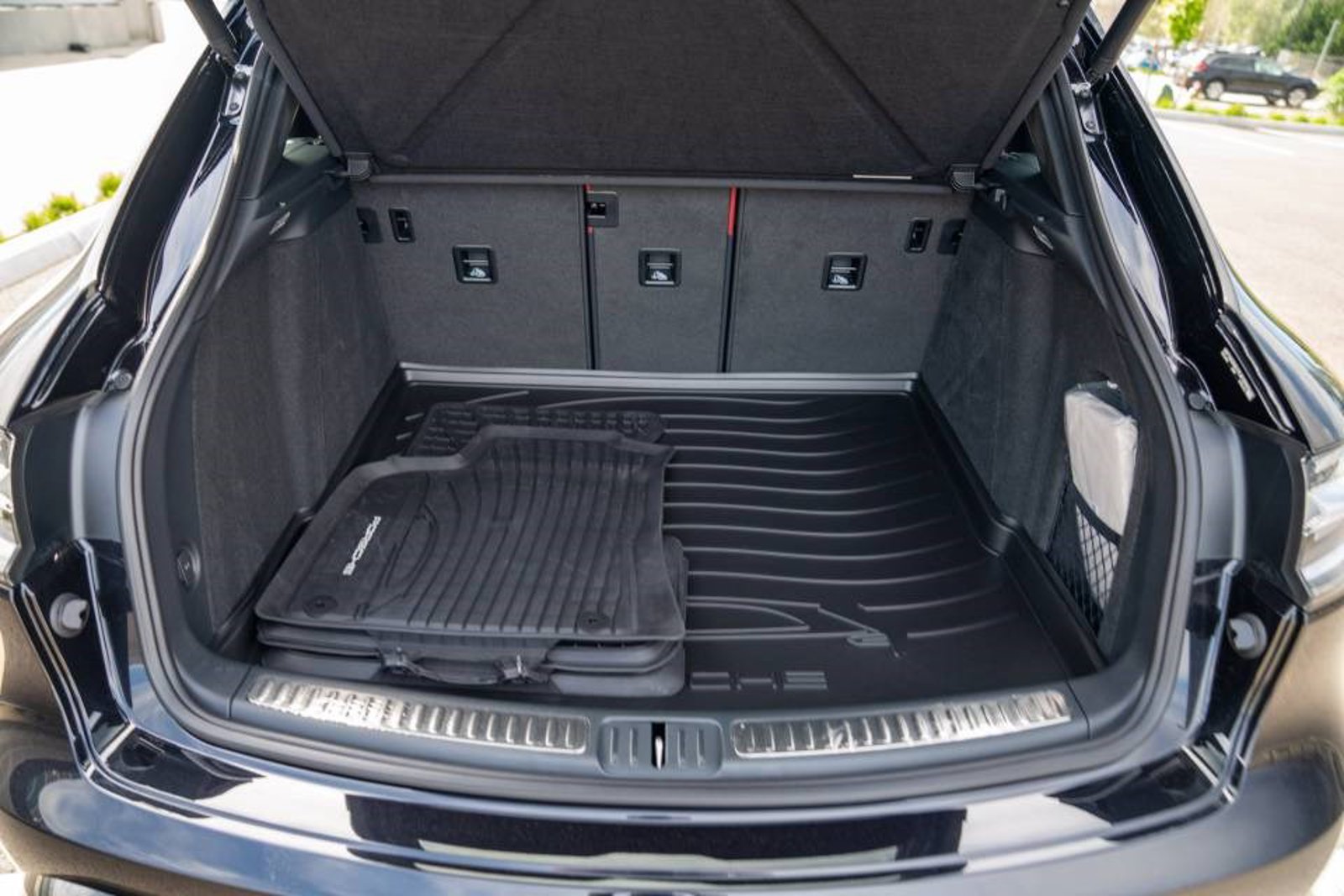 New 2026 Porsche Macan Turbo AWD/4WD image 28