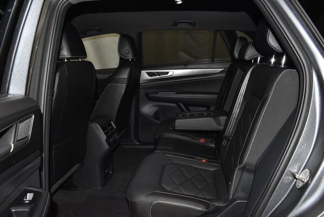 Used 2025 Volkswagen Atlas Cross Sport SE image 27