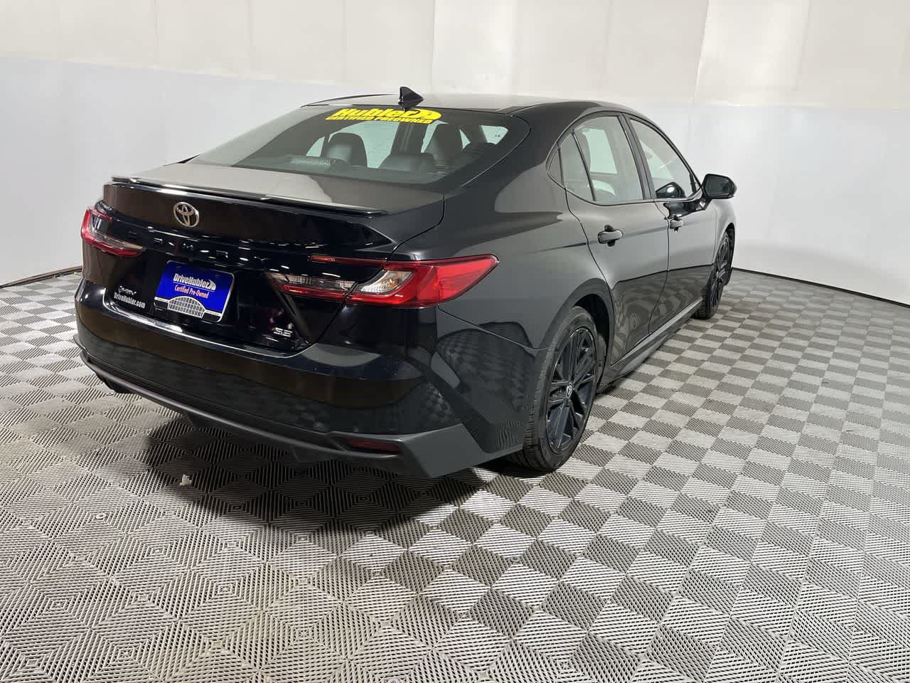 Used 2025 Toyota Camry SE FWD image 8