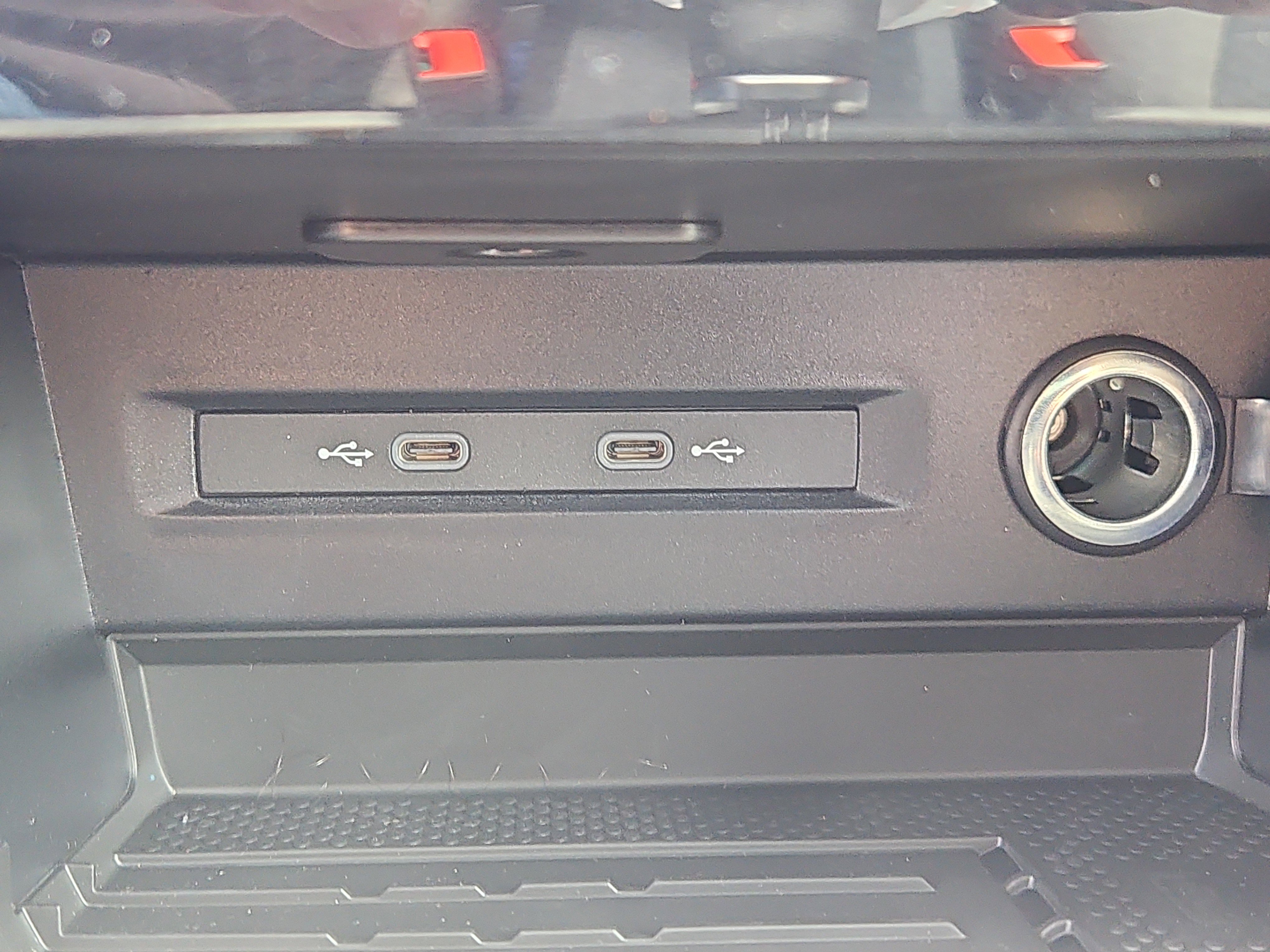 New 2026 Volkswagen Taos SE image 9