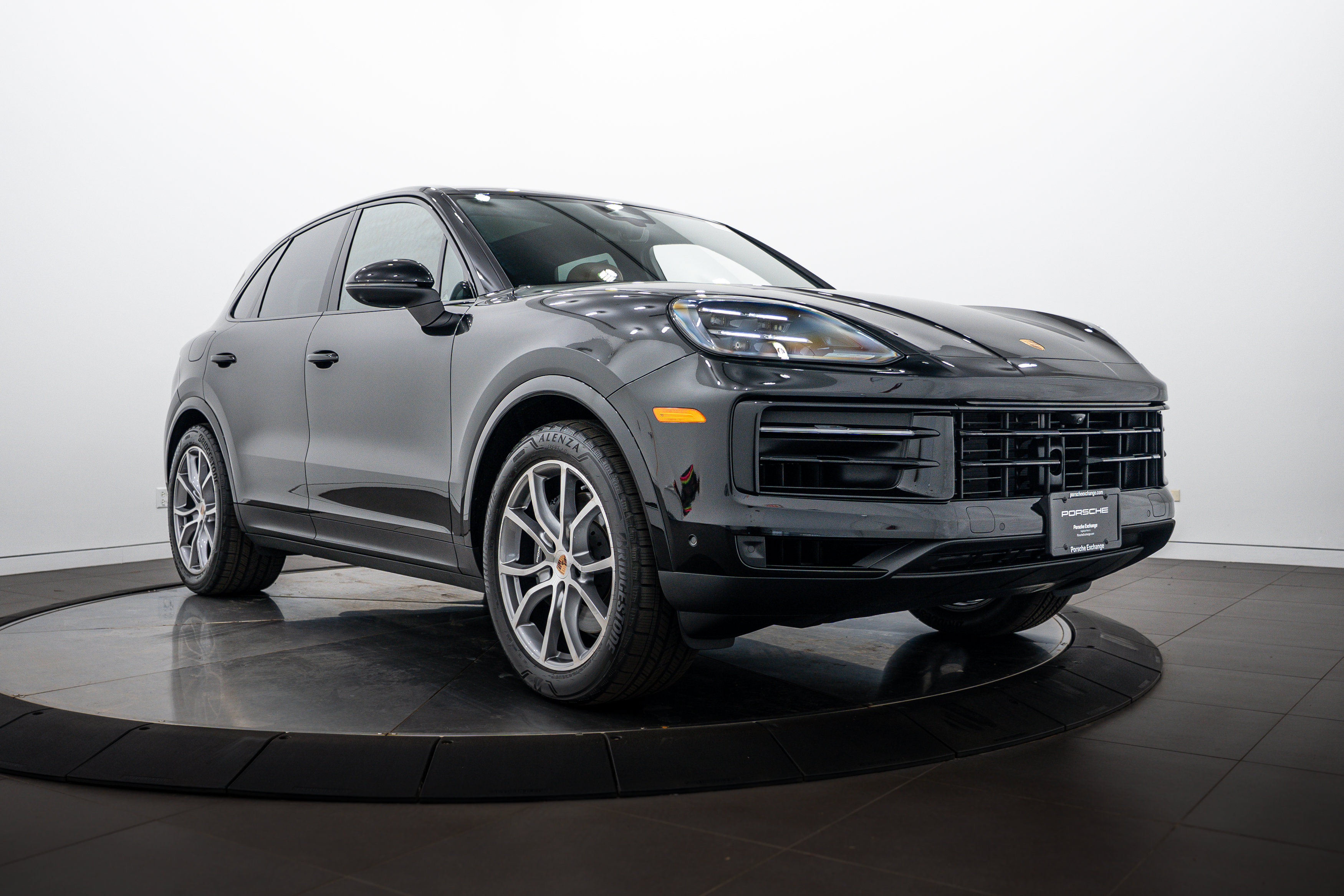 Certified 2026 Porsche Cayenne AWD/4WD image 9