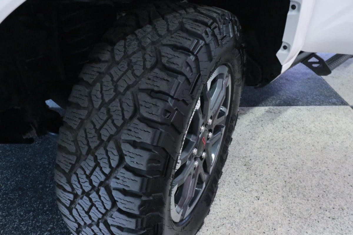 Used 2025 Toyota Tacoma TRD Sport AWD/4WD image 9