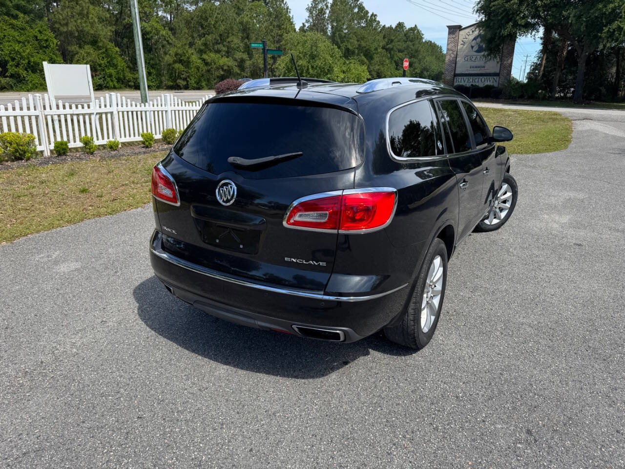 Used 2015 Buick Enclave Premium w/ Experience Buick Package FWD image 6