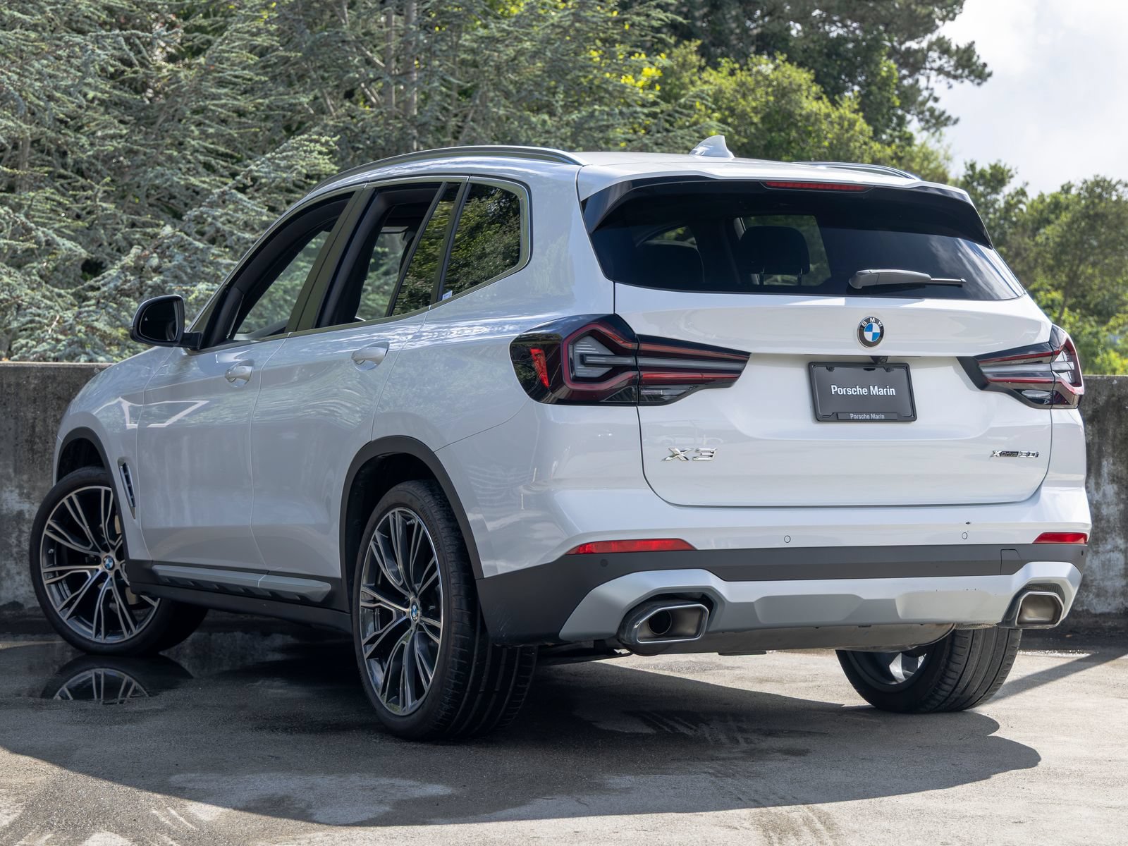 Used 2023 BMW X3 xDrive30i w/ Premium Package w/ZPA AWD/4WD image 3