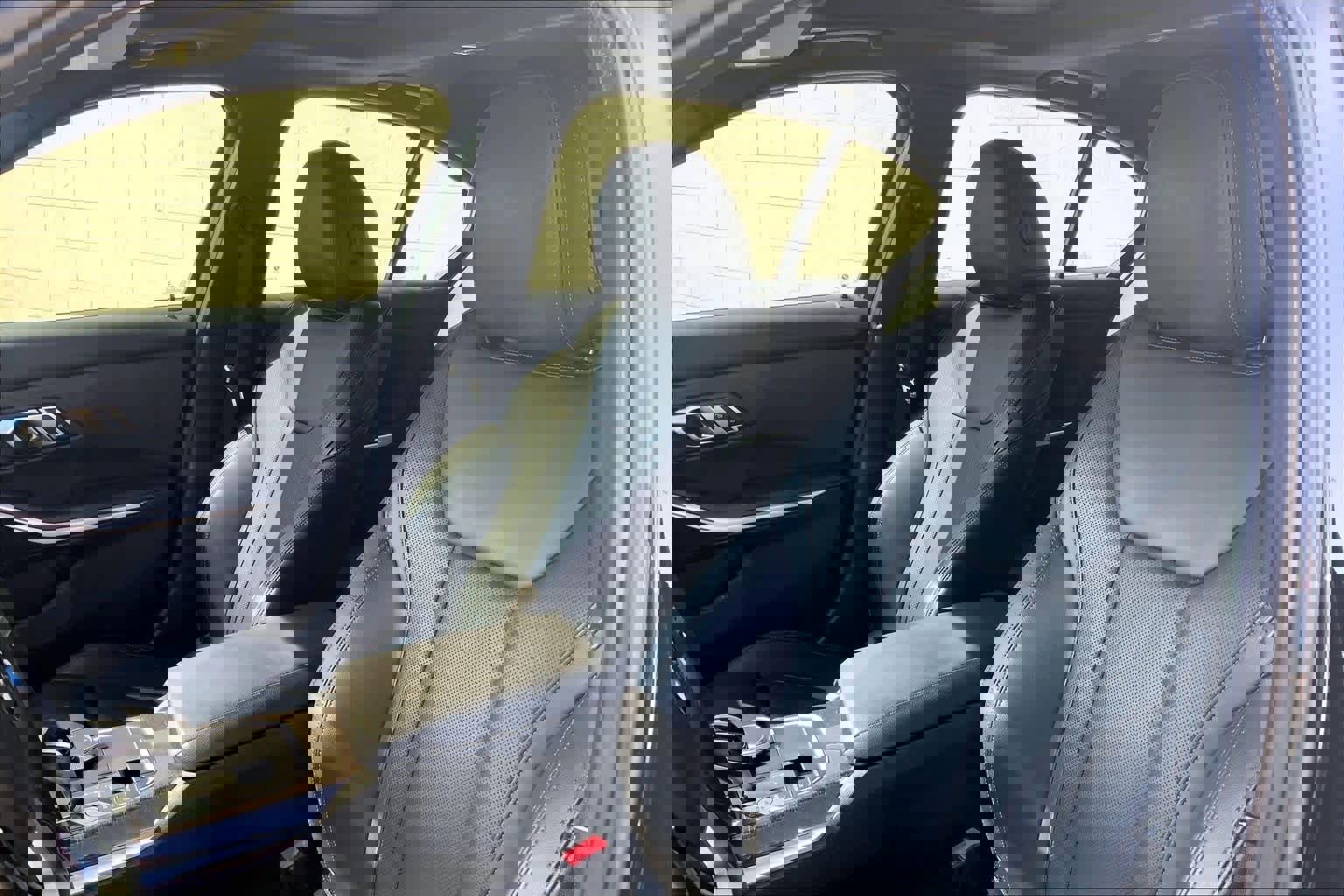 Used 2022 BMW 330i Sedan w/ Driving Assistance Package image 11