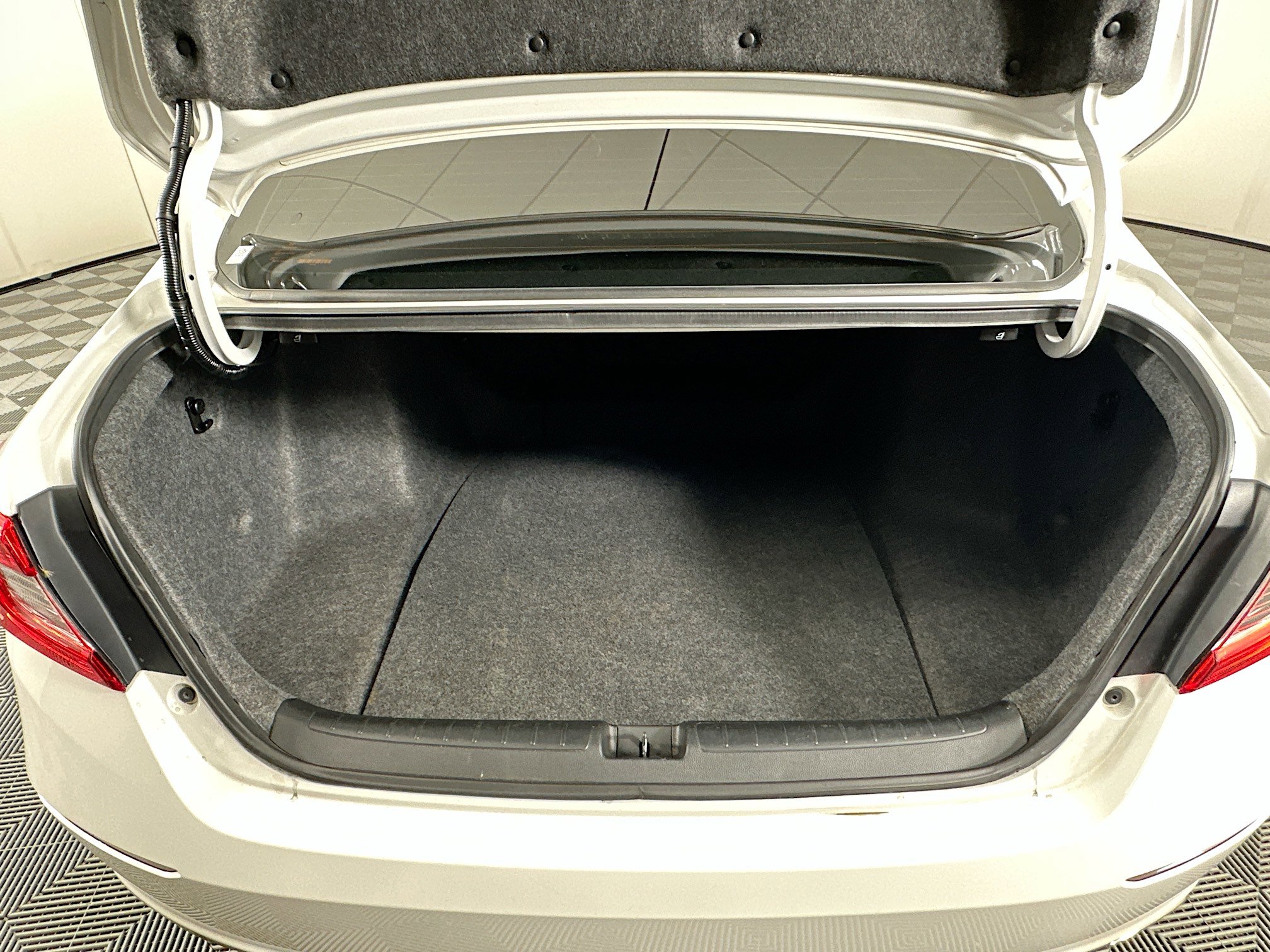 Used 2018 Honda Accord Sport image 27
