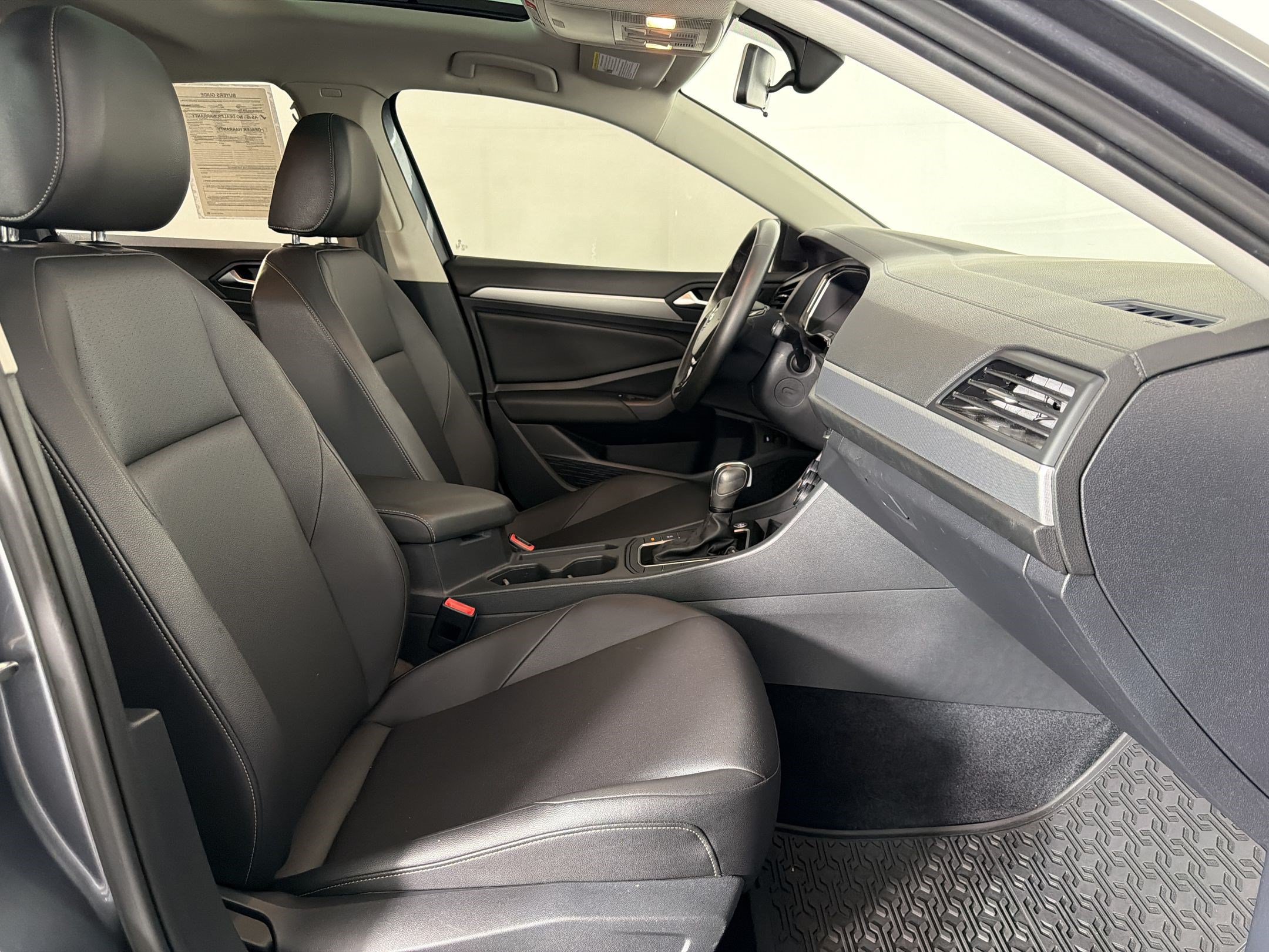 Used 2020 Volkswagen Jetta SE w/ SE Cold Weather Package FWD image 21