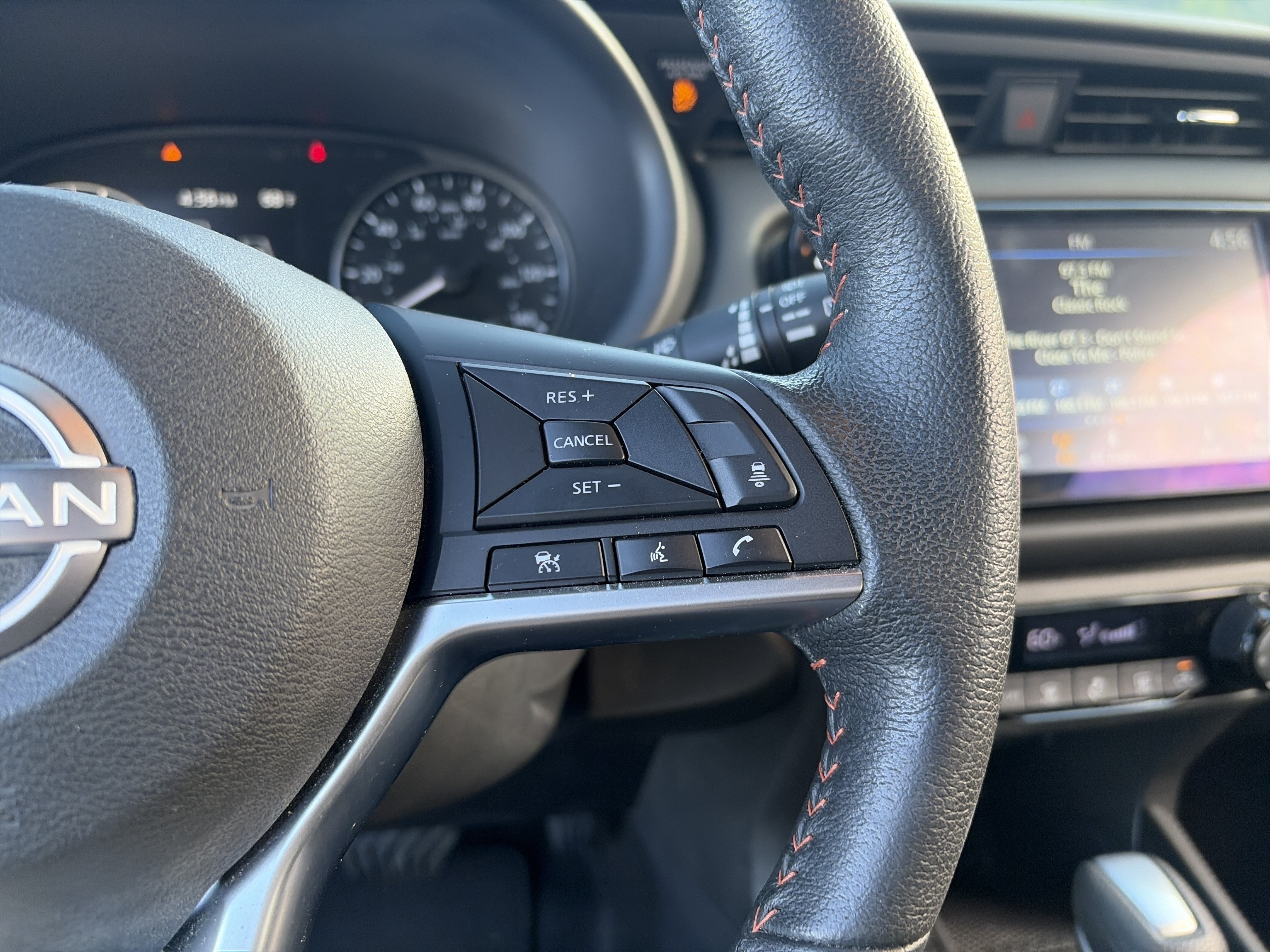 Used 2023 Nissan Kicks SR FWD image 26