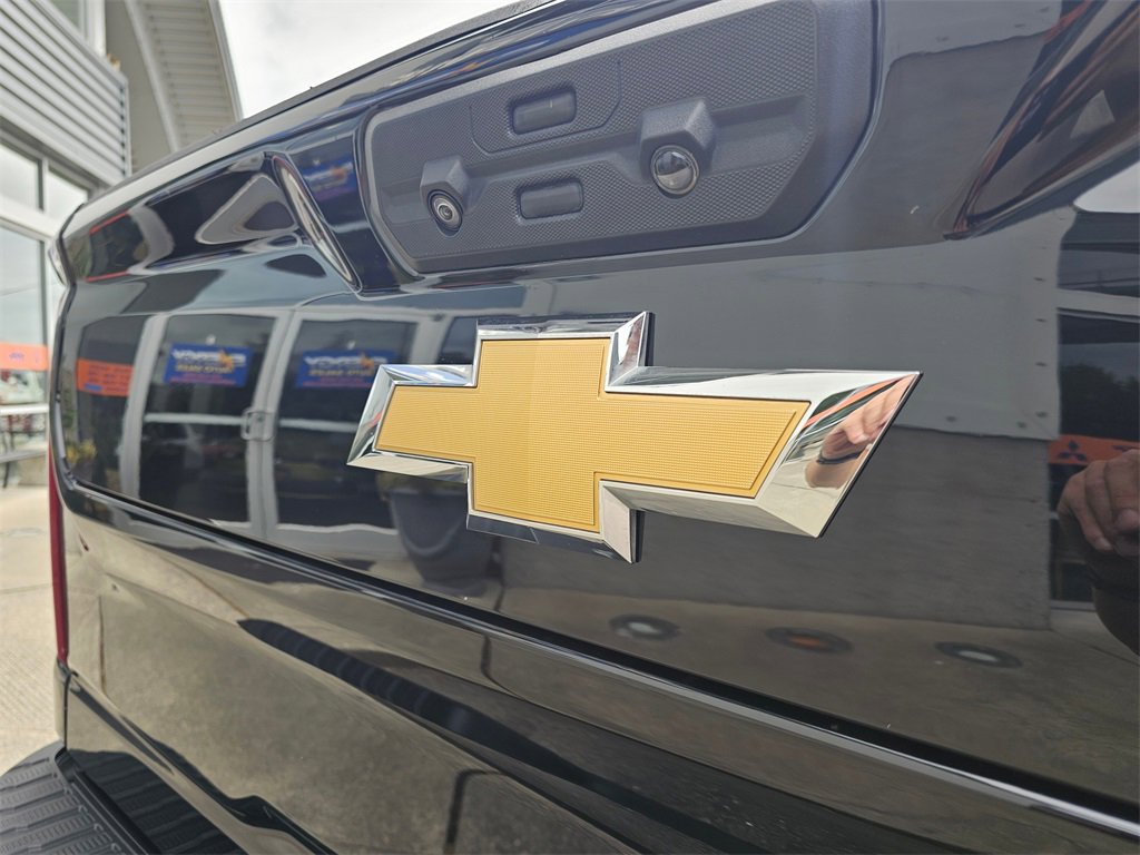 Used 2022 Chevrolet Silverado 2500 High Country w/ Z71 Off-Road Package image 15