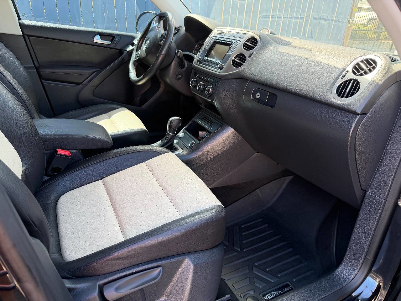 Used 2016 Volkswagen Tiguan S image 10