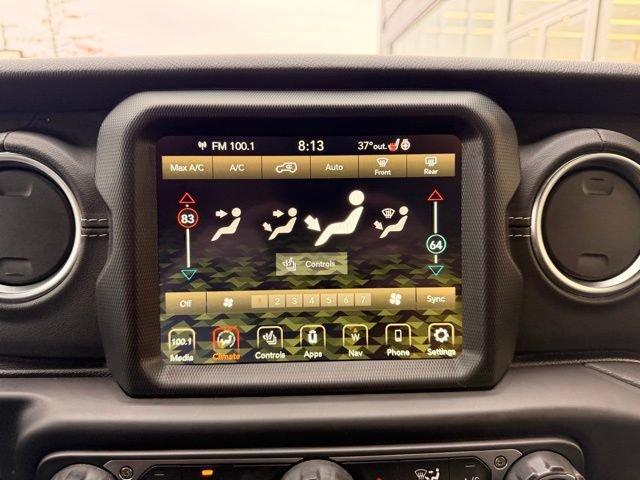 Used 2022 Jeep Wrangler Unlimited Sahara w/ Cold Weather Group AWD/4WD image 18