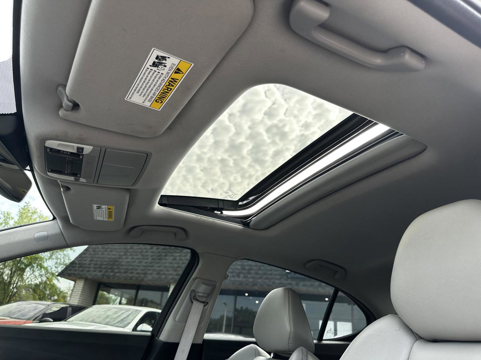 Used 2018 Acura TLX image 26