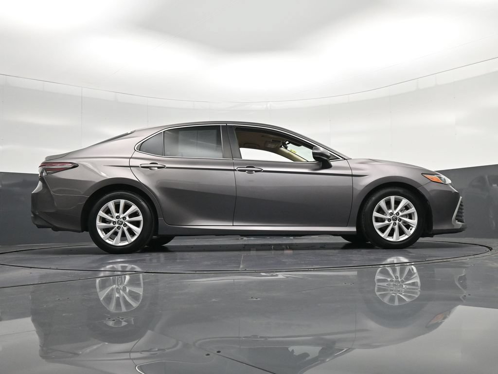 Used 2023 Toyota Camry LE FWD image 31