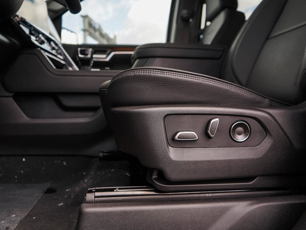 New 2025 GMC Sierra 1500 Denali w/ Denali Reserve Package image 16