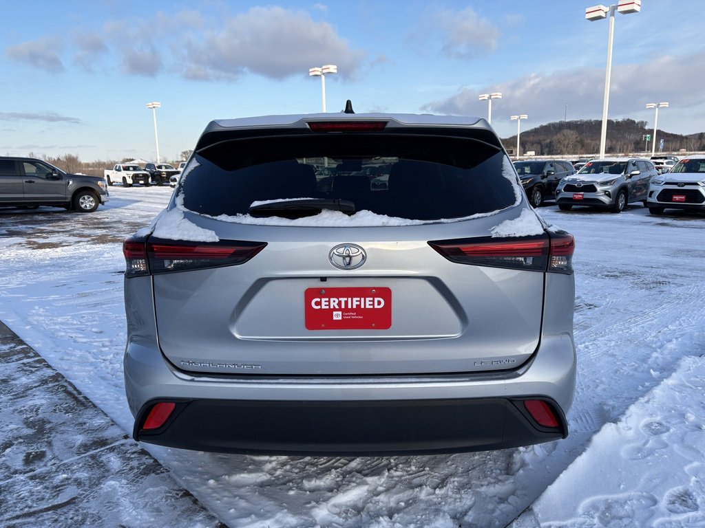 Certified 2024 Toyota Highlander LE image 3