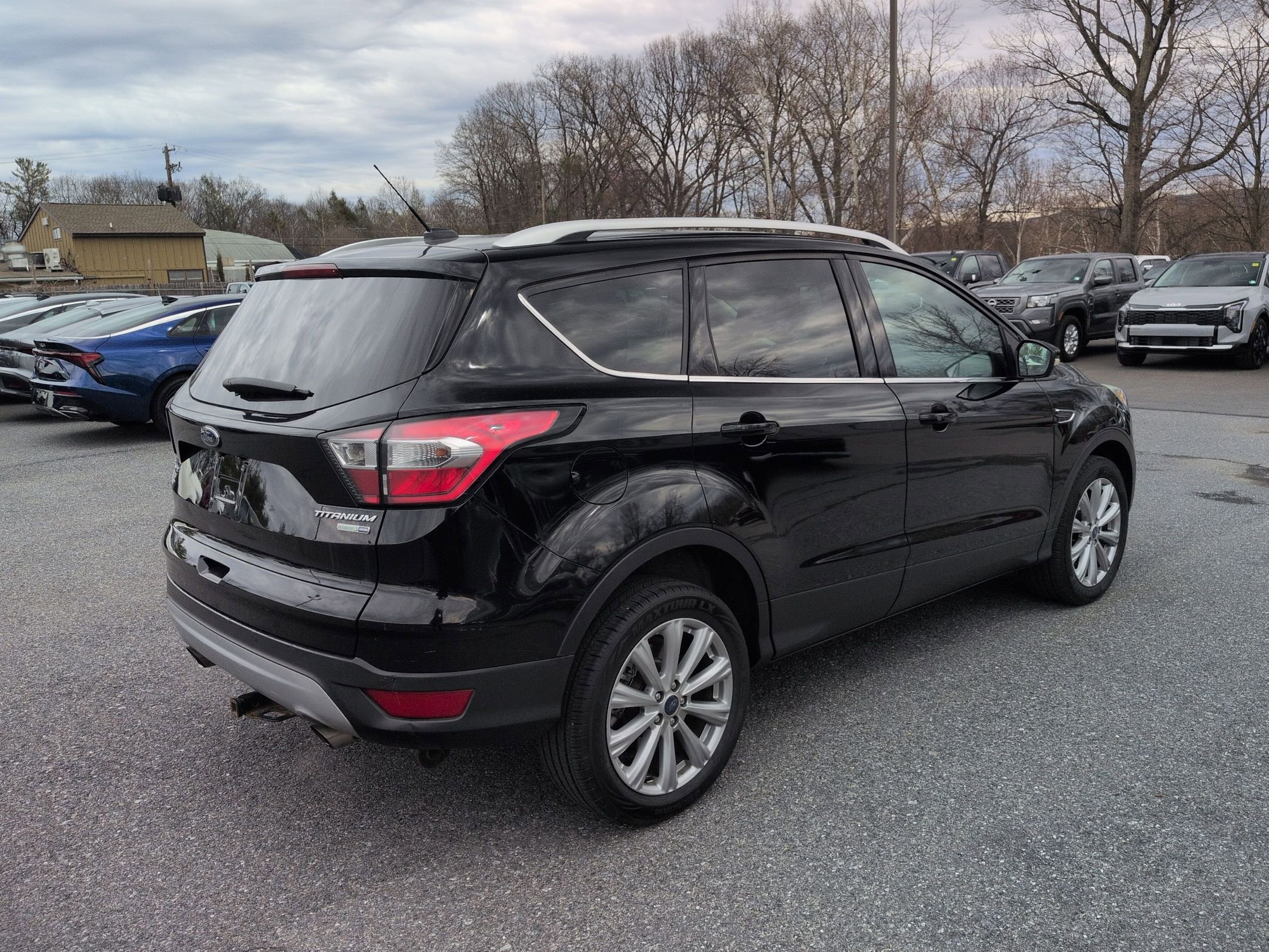 Used 2017 Ford Escape Titanium image 5