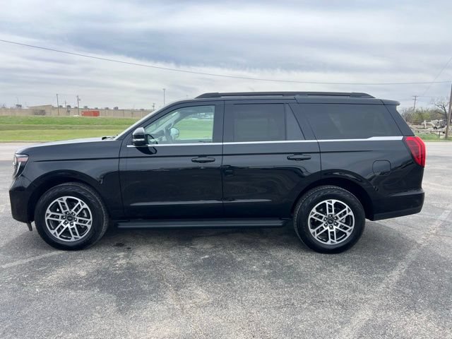 Used 2025 Ford Expedition Active AWD/4WD image 4