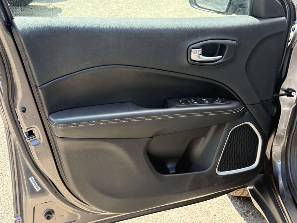 Used 2019 Jeep Compass Latitude AWD/4WD image 23