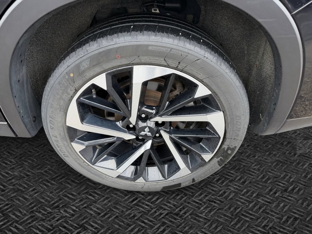 Used 2023 Mitsubishi Outlander SE AWD/4WD image 11