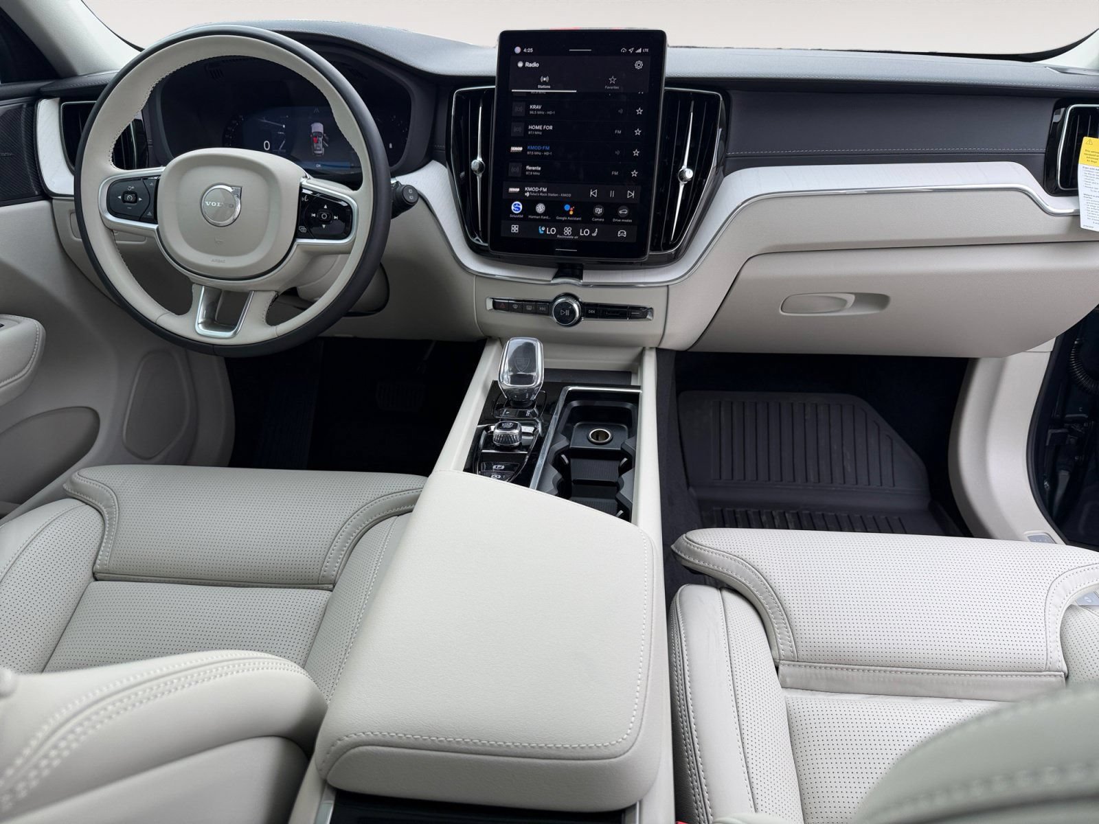 New 2026 Volvo XC60 B5 Ultra w/ Protection Package Premier AWD/4WD image 10