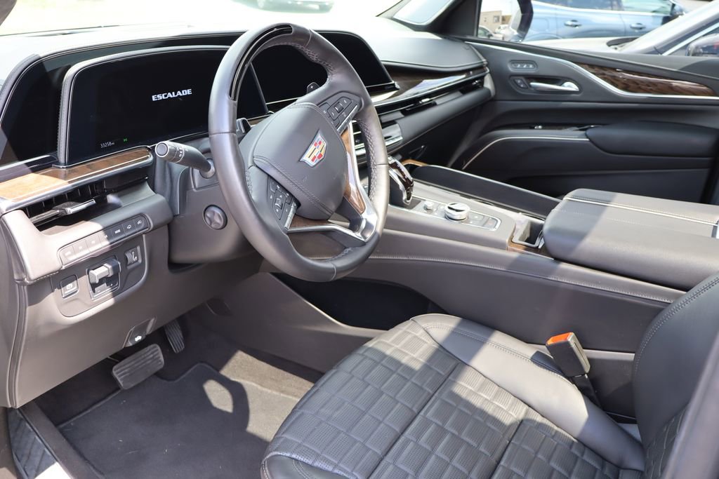 Used 2024 Cadillac Escalade Sport Platinum w/ Heavy-Duty Trailer Package AWD/4WD image 18