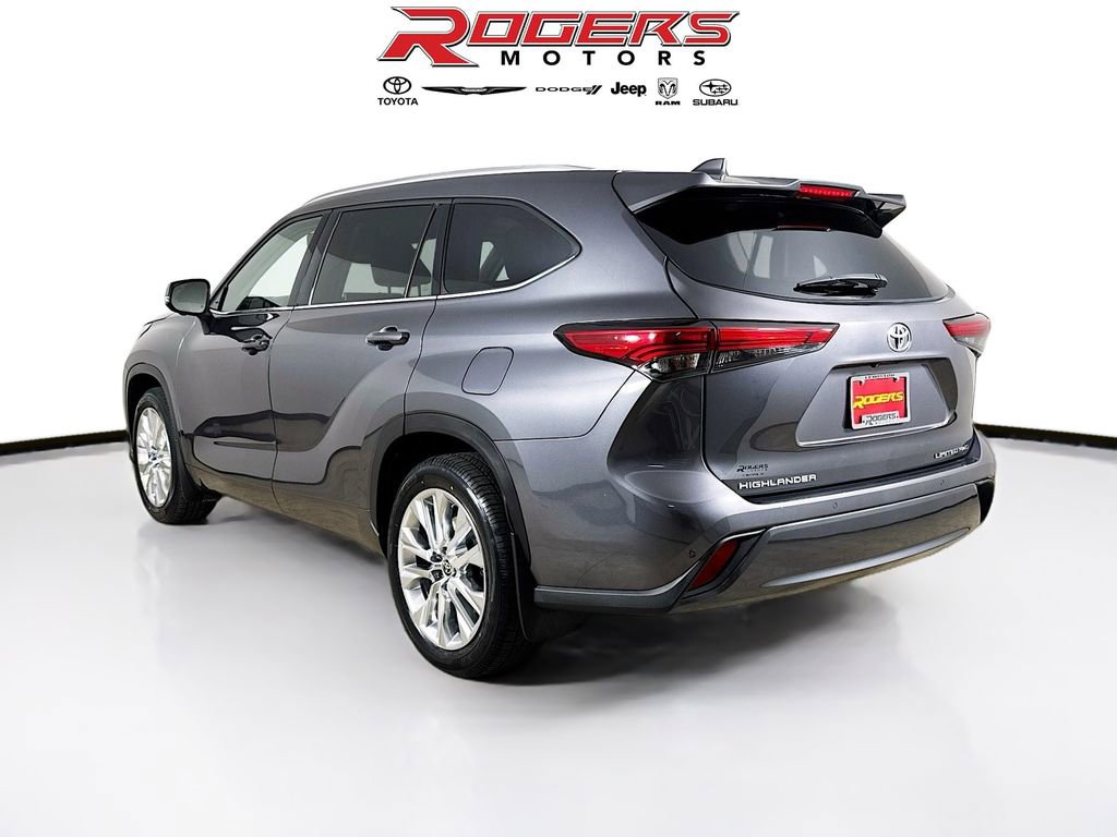 Used 2023 Toyota Highlander Limited AWD/4WD image 11