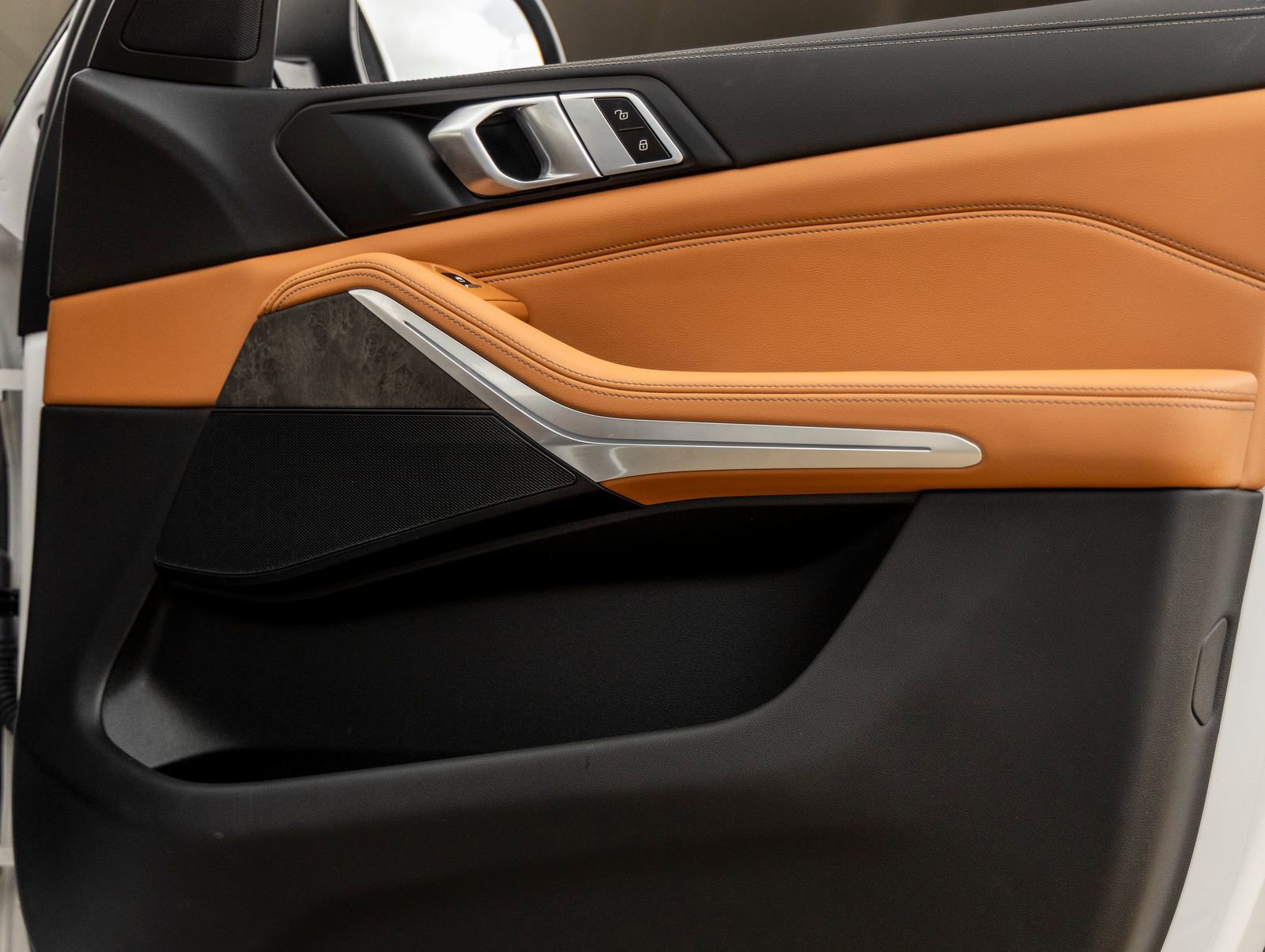 Used 2024 BMW X5 xDrive40i w/ Parking Assistance Package image 41